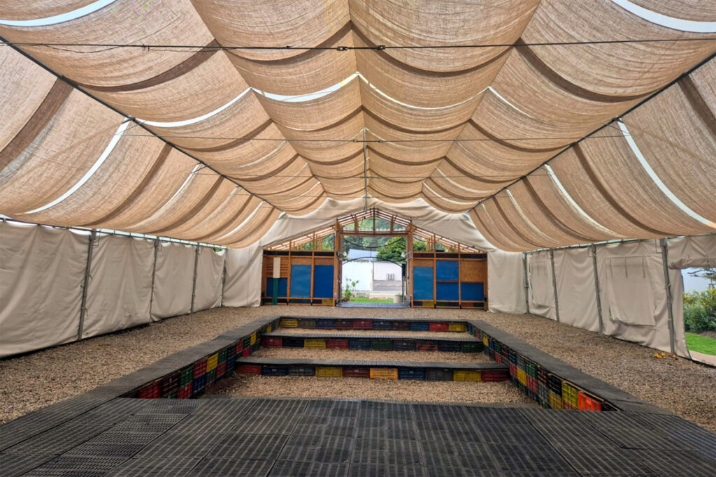 Casa Tibaná - Carpa con tarimas
