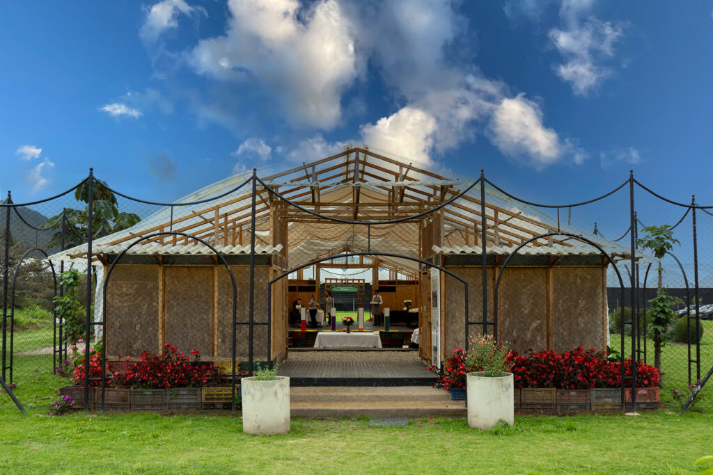 Casa Tibaná - Carpa con tarimas
